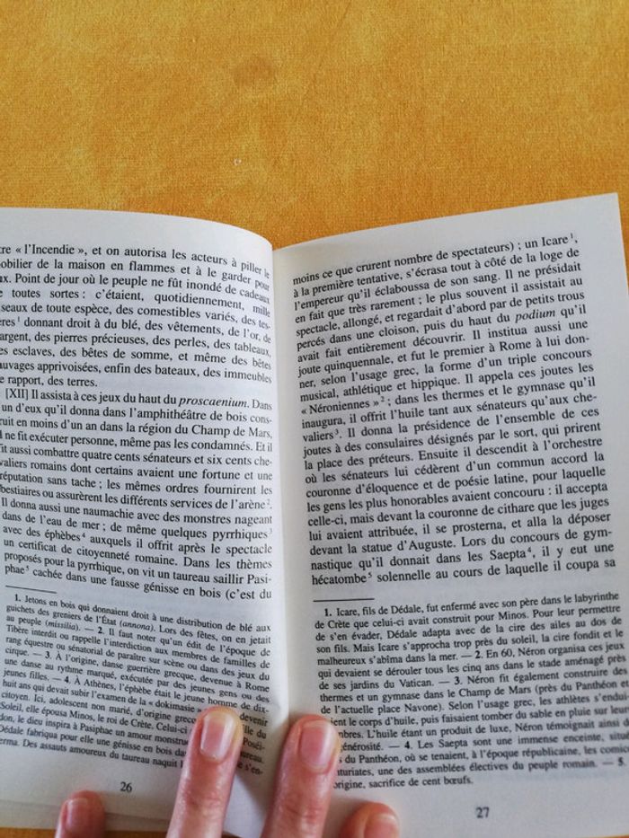 Livre. Vie de Neron. Suetone. Scolaire - photo numéro 9