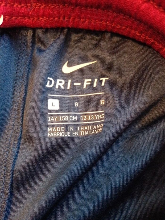 Short de foot FC Barcelone+ chaussettes, Nike Authentique Officiel taille 12/13 ans, Neuf - photo numéro 11