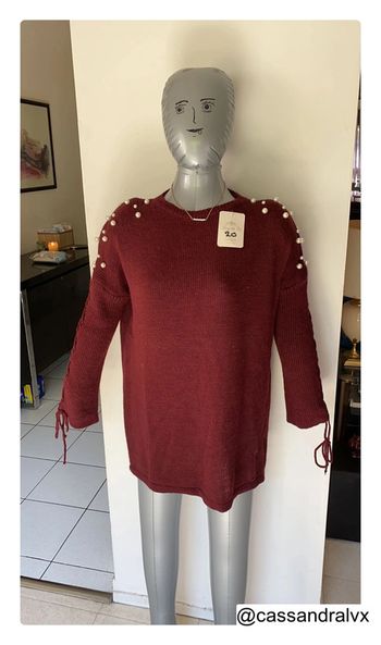 Pull bordeaux avec perles