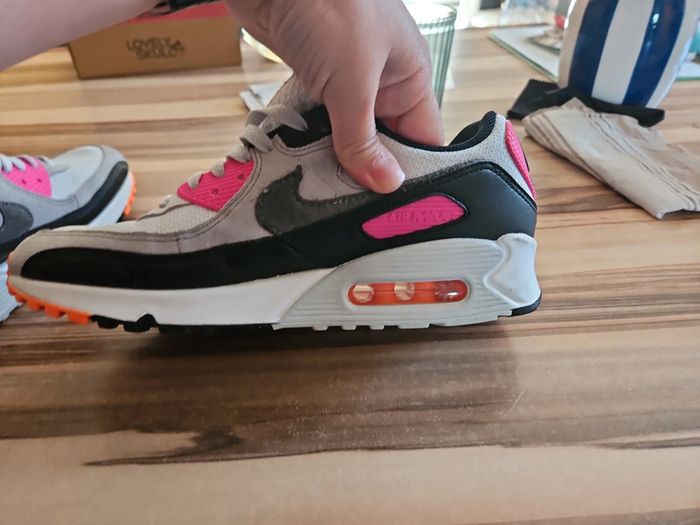 Basket air max 90 Dunkin'Donuts taille 40,5 - photo numéro 8
