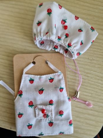 Tablier pour poupee genre labubu