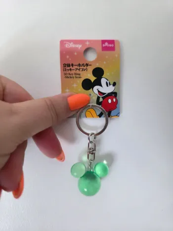 Mickey porte clé vert disney japon