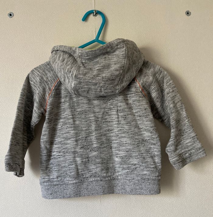 gilet zippé avec capuche taille 9 mois - photo numéro 3