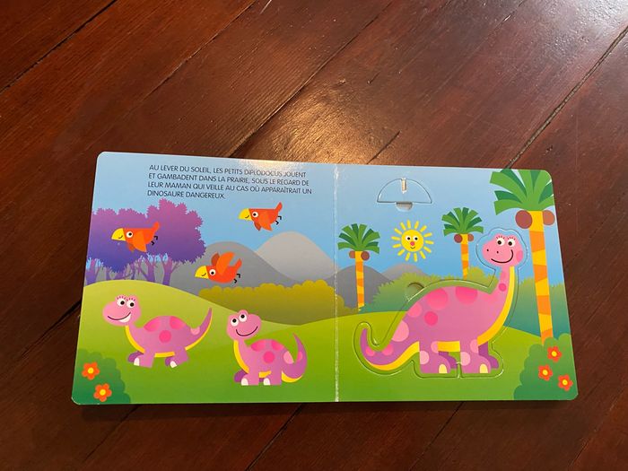 Livre je joue avec les dinosaures - photo numéro 3