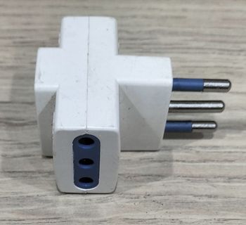 Adaptateur triple