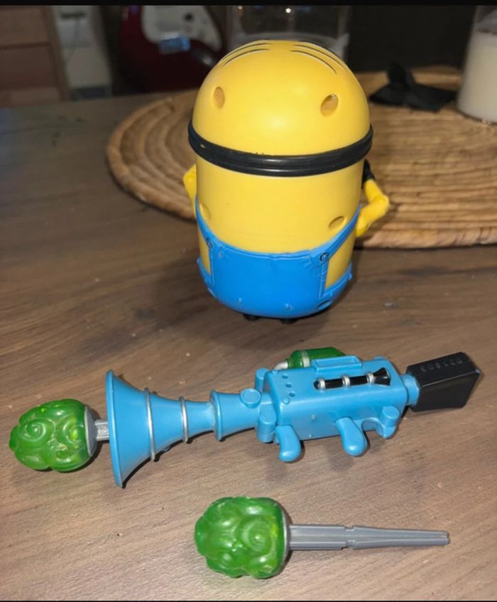 Grosse Figurine Minion Avec son accessoire - photo numéro 4