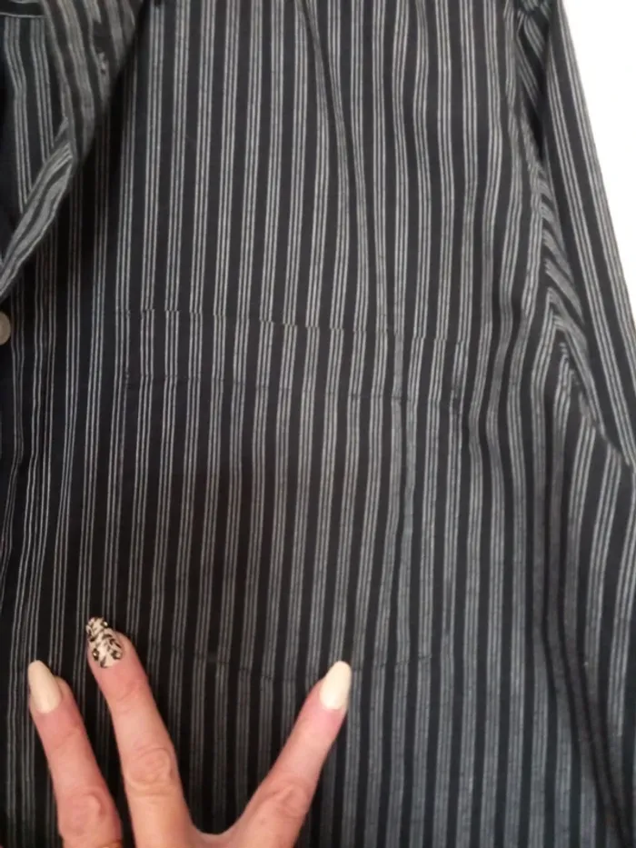 Chemise noire à rayures - photo numéro 5