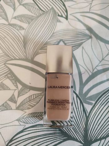 Laura mercier fonde de teint protection éclat sans boite 30 ml valeur 30€