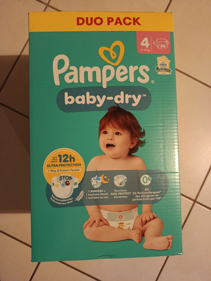 Couches baby dry