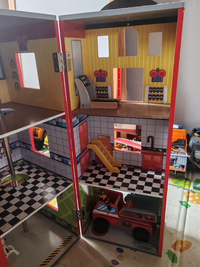 Maison en bois pour enfant - photo numéro 2