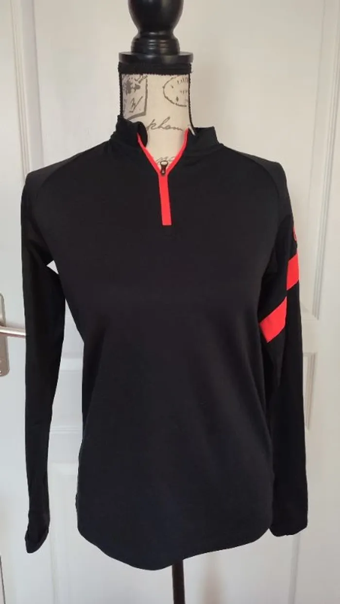 NIKE DRI FIT TAILLE L ENFANT - photo numéro 8