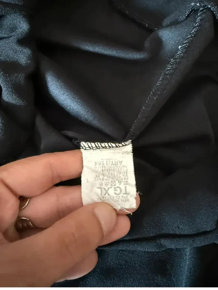 Pantalon noir avec détails perlés aux poches - photo numéro 3