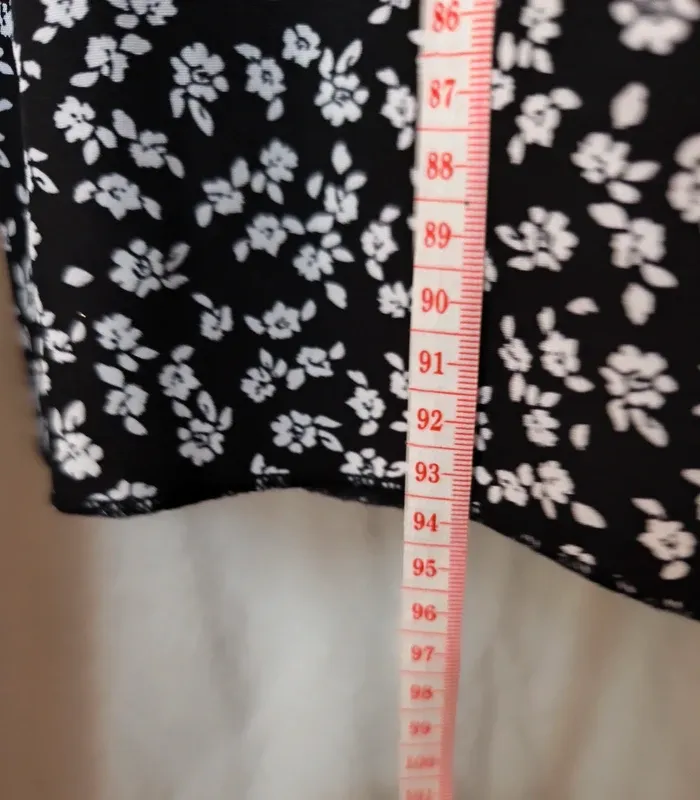 Robe fleurie taille M - photo numéro 2