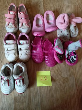 Lot de 7 paires de chaussures en 22