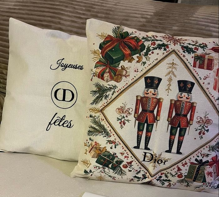 Coussins brodé de Noël - photo numéro 10