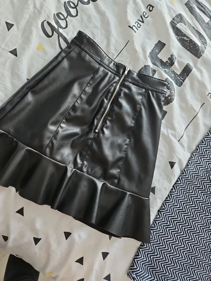 Jupe en simili cuir - photo numéro 3
