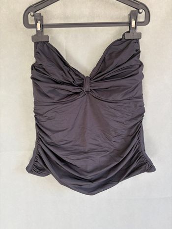 Haut de maillot de bain noir élégant 
