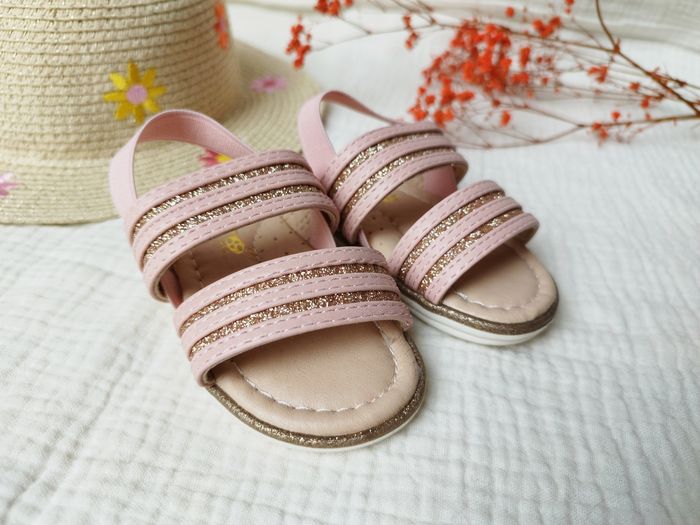 Petites sandales pour fille pointure 19 - photo numéro 5