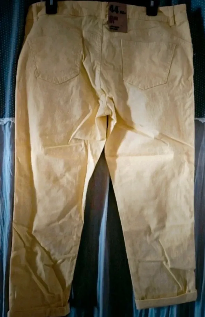 Pantalon jaune Kiabi Taille 44 Neuf - photo numéro 4