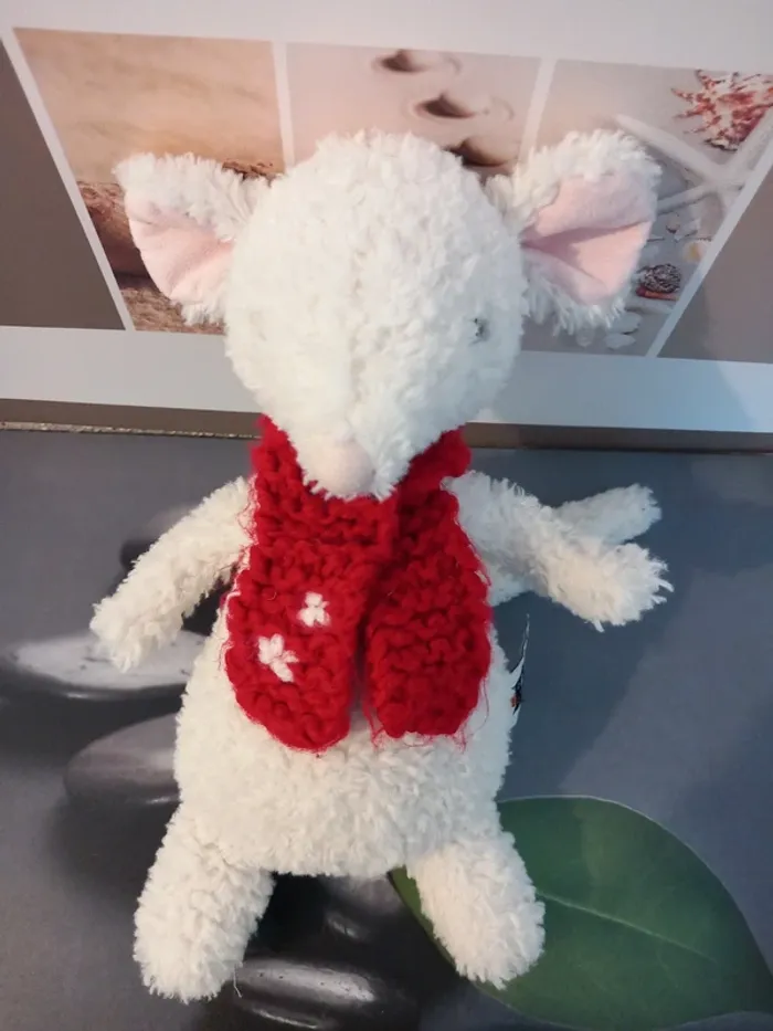 Peluche doudou souris Jellycat avec son écharpe 28cm - photo numéro 5