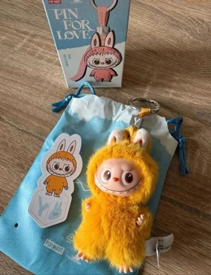 Popmart Labubu Pin For Love Y