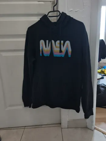 Sweat nasa taille L