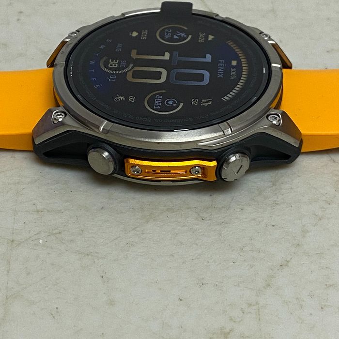 Montre connectée Garmin fenix 8 47 mm AMOLED saphir titane orange étincelant graphite - photo numéro 3