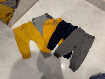 Lot pantalon 9 mois