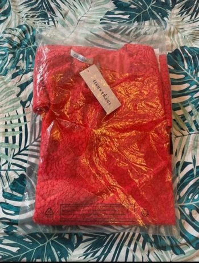 Robe d’été ou événement taille 4 dentelle corail Manoukian neuve - photo numéro 2