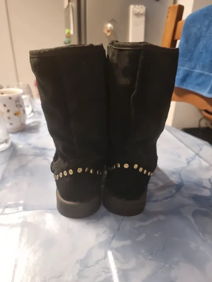 Bottes noires - photo numéro 3