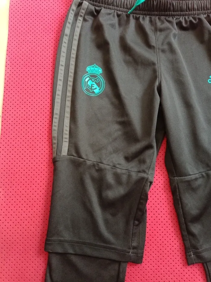 Short de foot Réal Madrid, Adidas Authentique Officiel taille enfant 8/10 ans - photo numéro 2