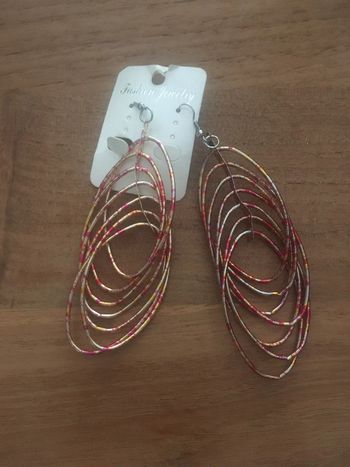 Boucles d’oreilles fantaisie neuves
