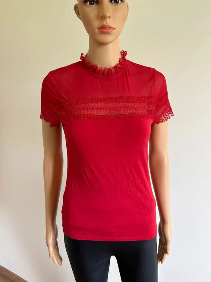 Top rouge à manches courtes avec dentelle Morgan taille M TBE (taille petit)