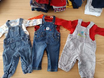 Lot de 3 tenues taille 6 mois 