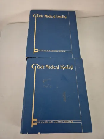 2 classeurs Guide médical familial