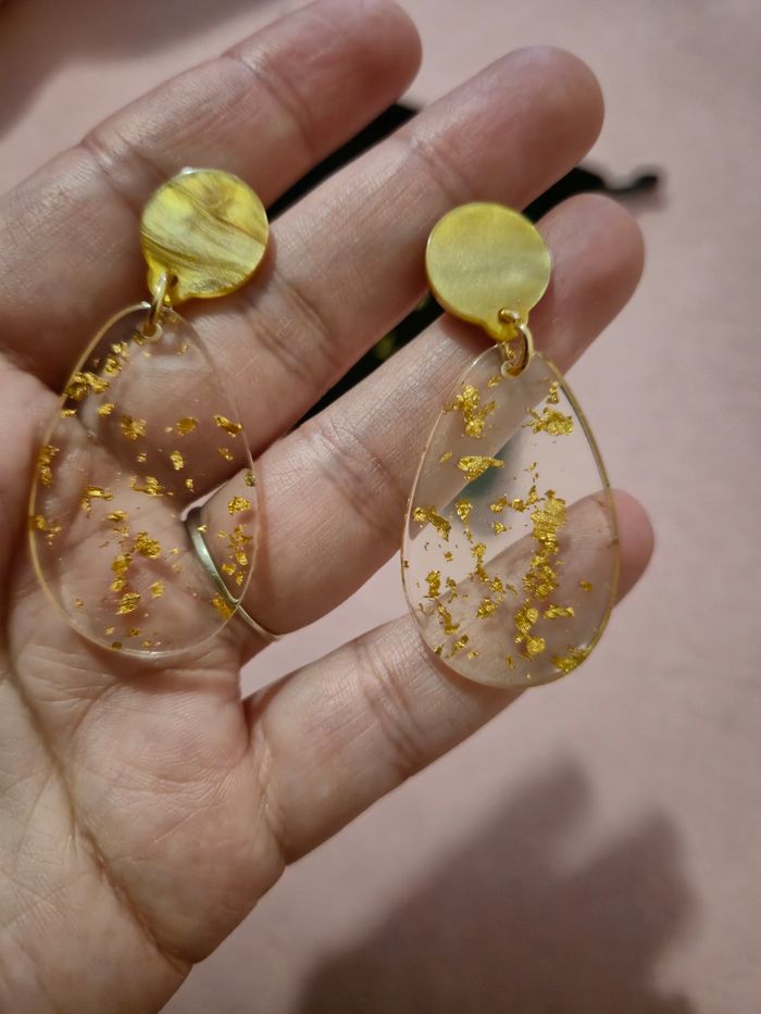 Boucles d'oreilles transparentes et dorées CxL by Christian Lacroix - photo numéro 3