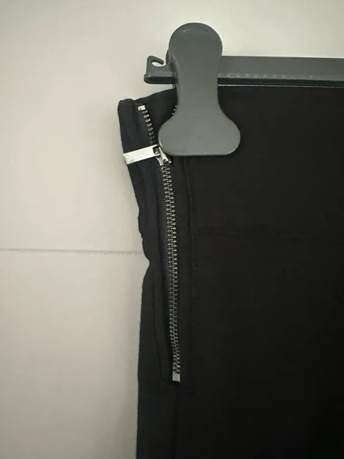 Pantalon noir Zara – Taille L (convient à un M) - photo numéro 2