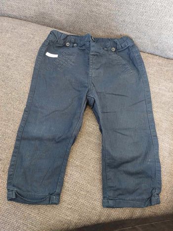 jean avec bouton vert