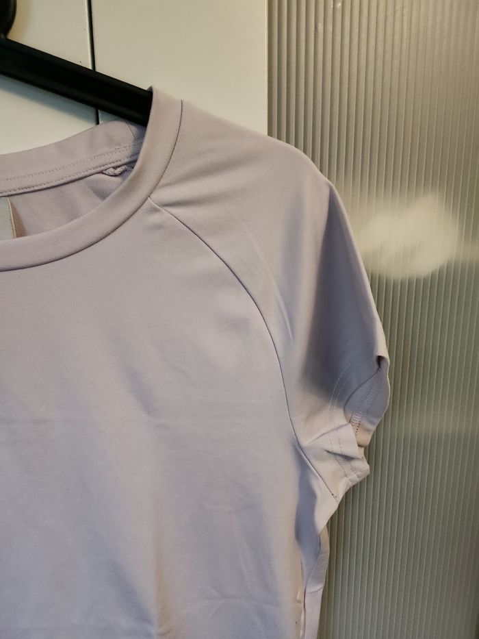 T-shirt sport femme taille S - photo numéro 4