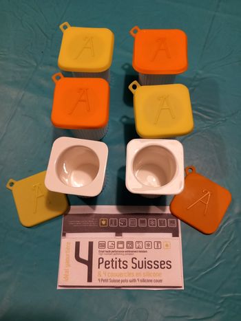 6 pots petits suisse + couvercles NEUF