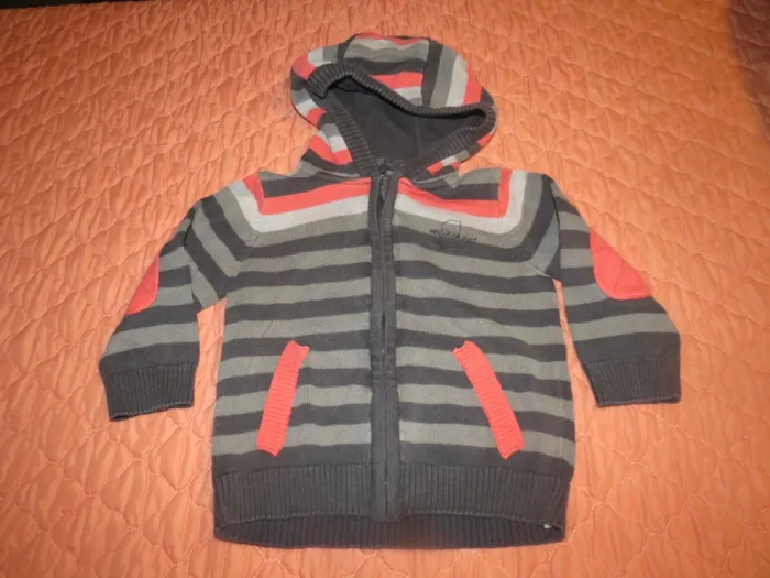 Gilet a zippé taille 12 mois - photo numéro 2