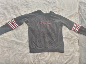Pull noir style ado