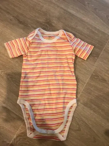 Body tex 36 mois neuf