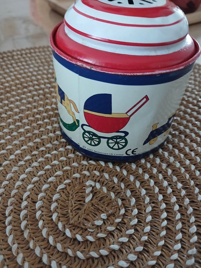 Boîte a musique manuelle vintage - photo numéro 2