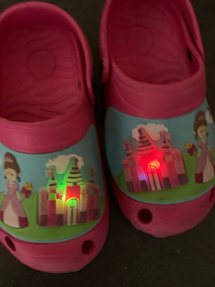 Sabots lumineux princesses. 28