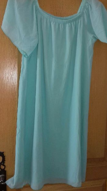 Robe vert d'eau voile longueur genou taille 42