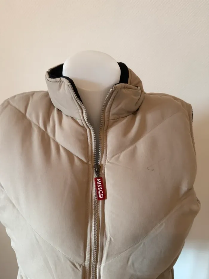 Veste sans manche beige en très bon état taille S miss u - photo numéro 3