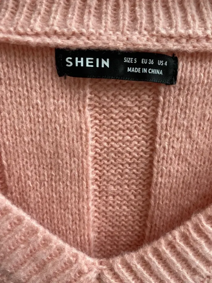 Pull col en V rose torsadé T 36 Shein - photo numéro 3