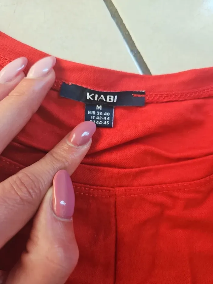 Haut femme / haut manche courte / maillot rouge - photo numéro 3