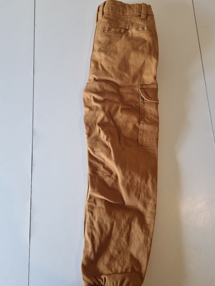 Deux pantalons neufs sans étiquette - photo numéro 6